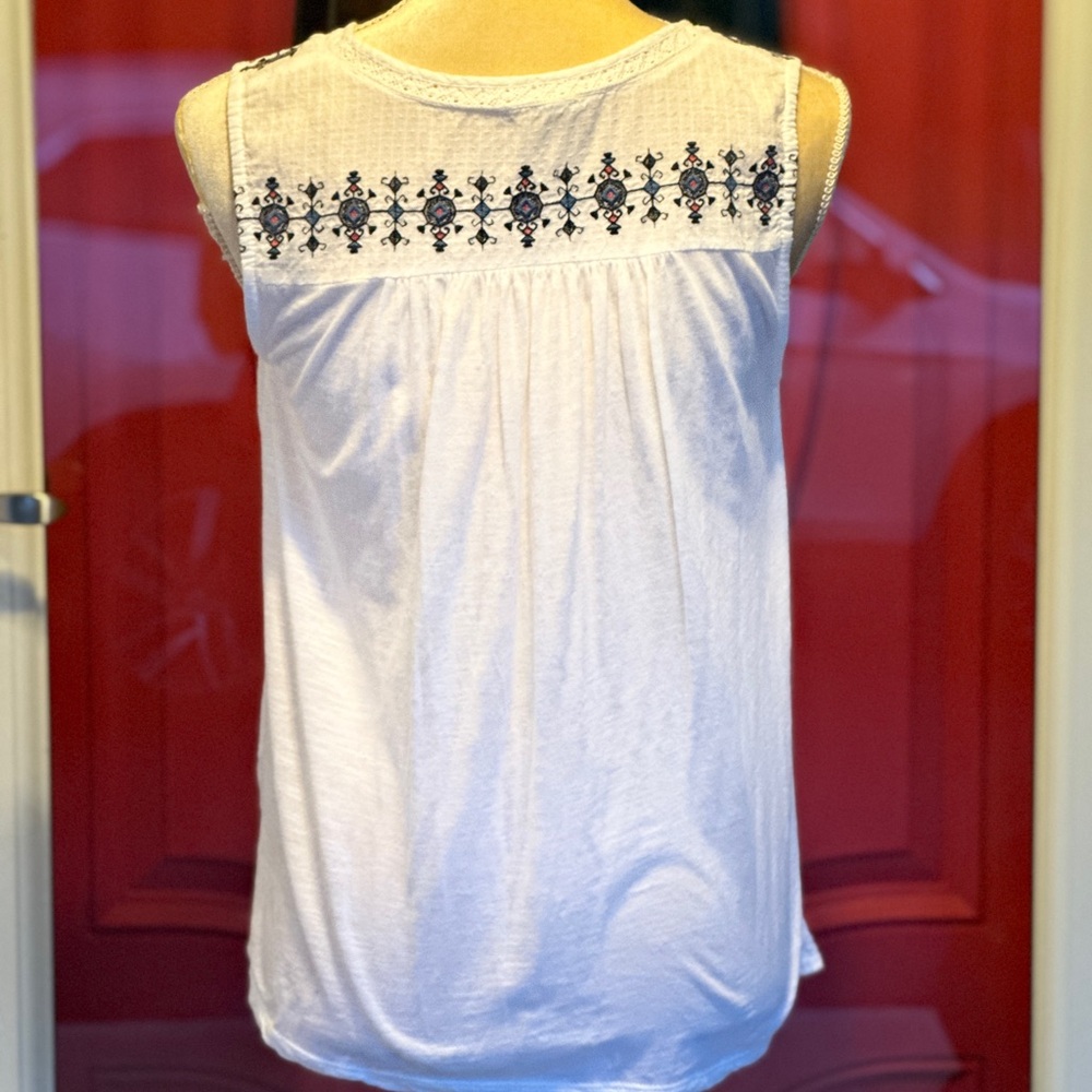 Lucky Brand Sleeveless Top - Picture 4 of 10
